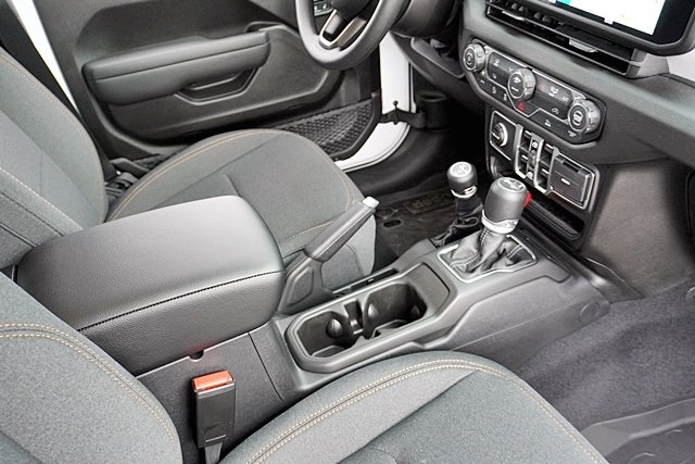 New 2026 Bright White Clear-Coat Exterior Paint Jeep Sport image 15