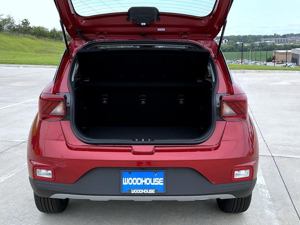 2025 Hyundai Venue Limited photo 9