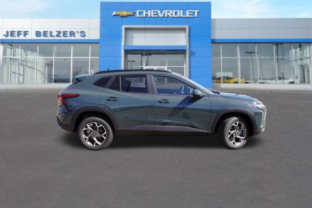 2026 Chevrolet Trax LT photo 2