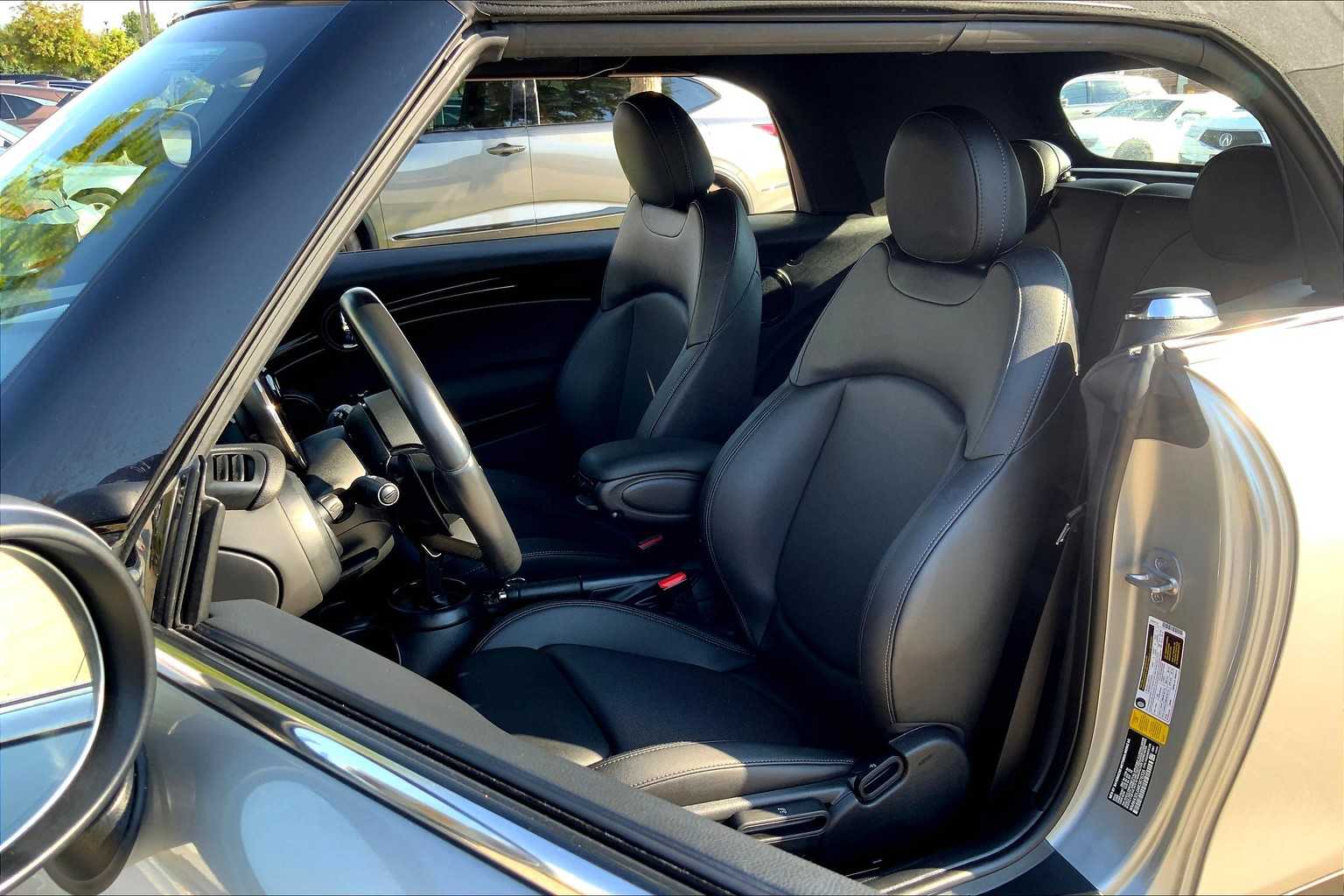 2024 Mini Cooper Convertible S photo 5