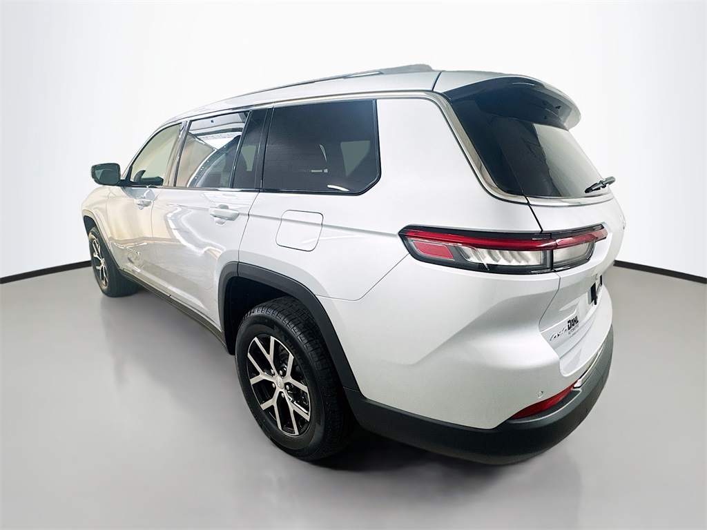 2025 Jeep Grand Cherokee Limited photo 4