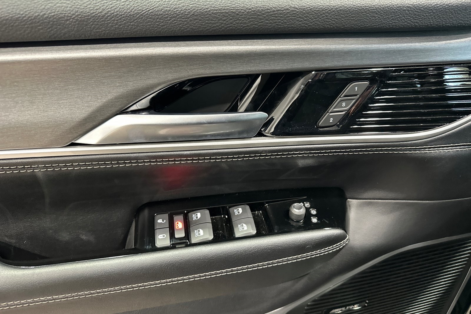 2025 Jeep Wagoneer Base photo 11