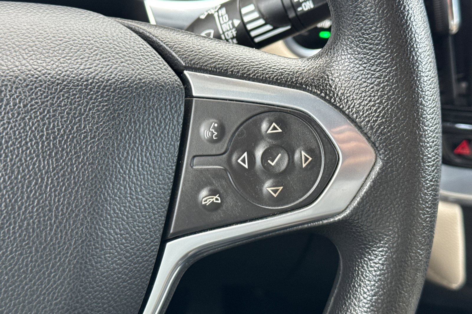 2023 Chevrolet Traverse LS photo 28
