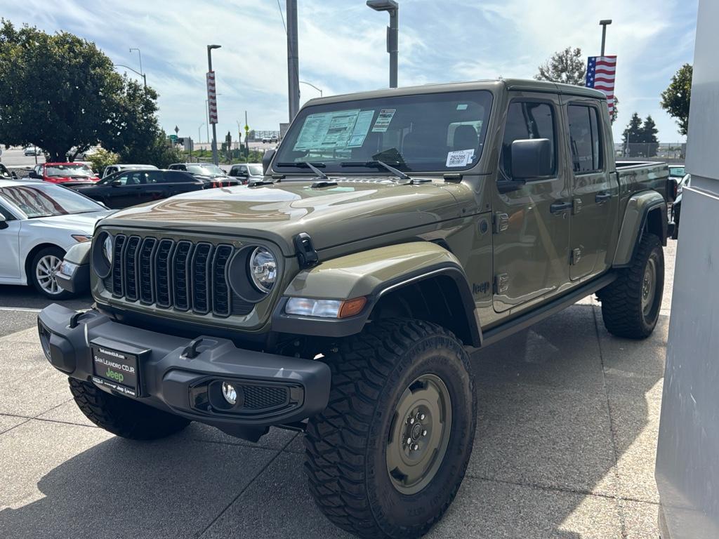 2025 Jeep Gladiator Sport photo 2