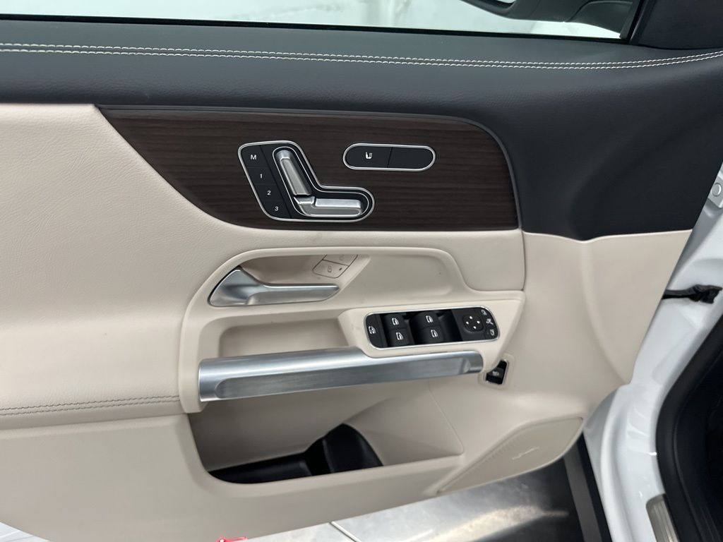 2026 Mercedes Benz GLB 250 4MATIC photo 8