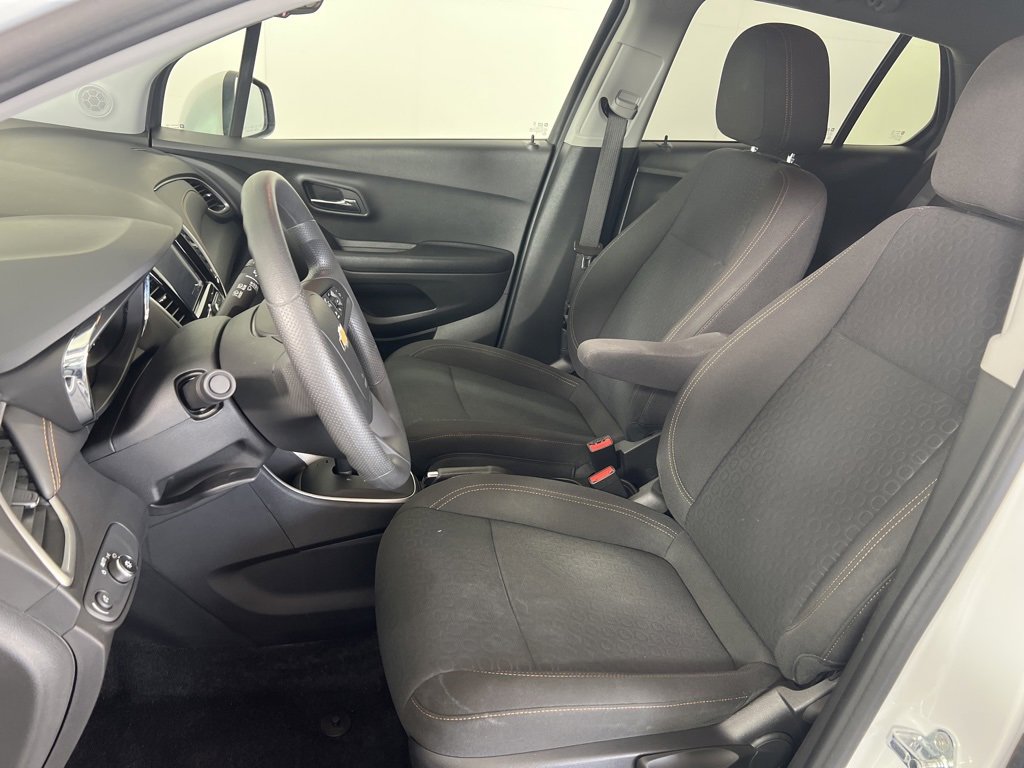 2022 Chevrolet Trax LS photo 4