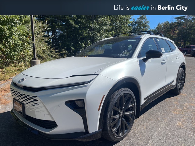 2025 Toyota Crown Signia Limited's photo