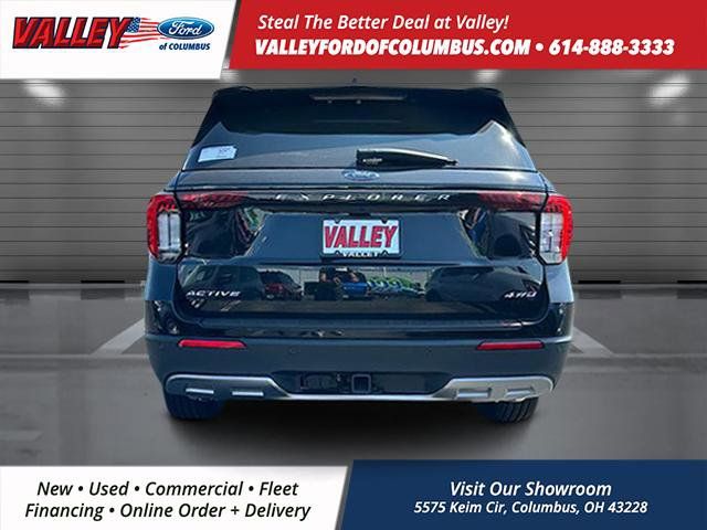 2025 Ford Explorer photo 4