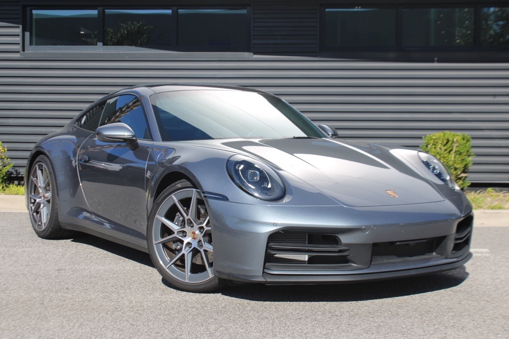 2025 Porsche 911 T Coupe photo 9