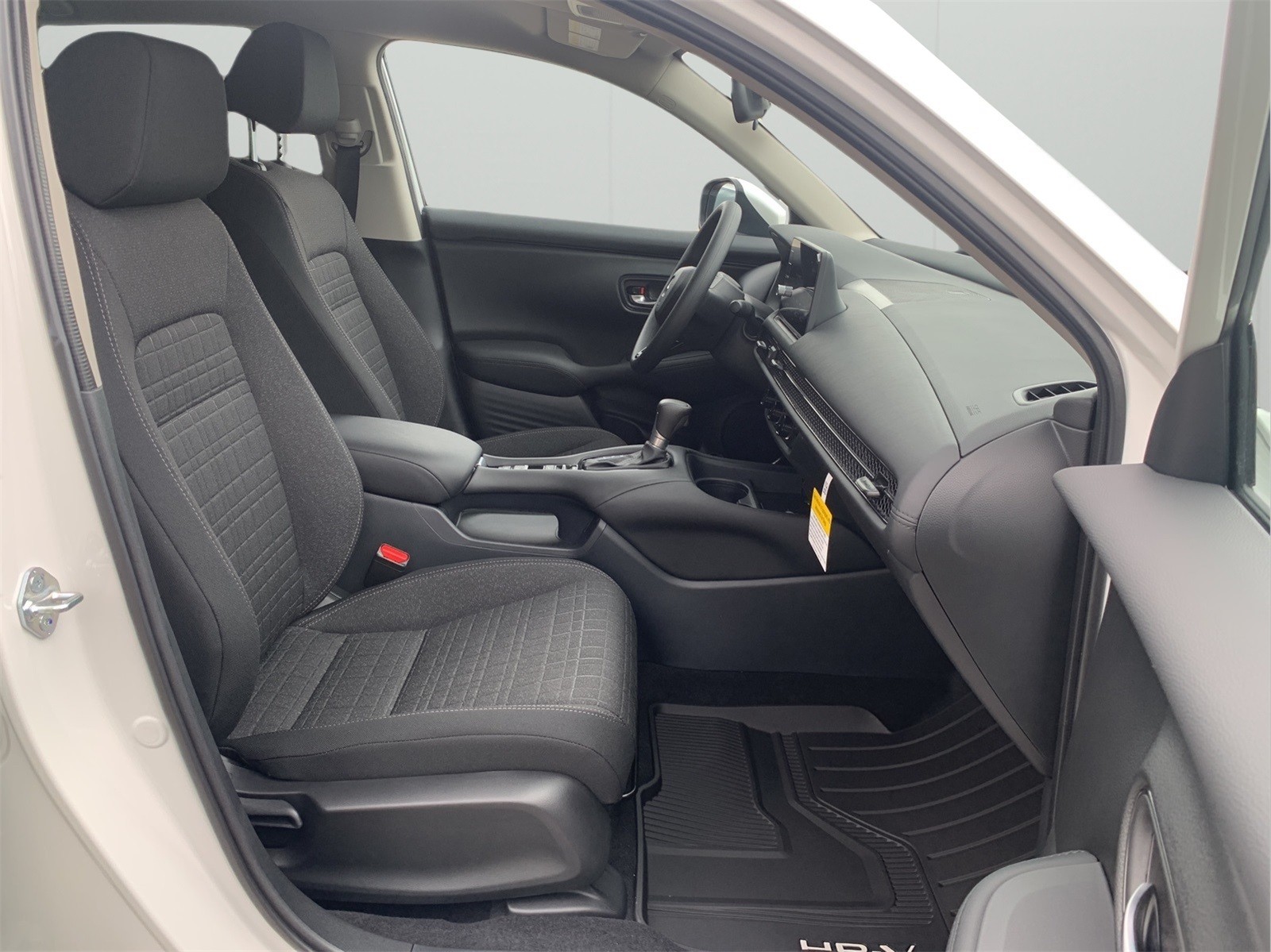 2026 Honda HR-V LX photo 18