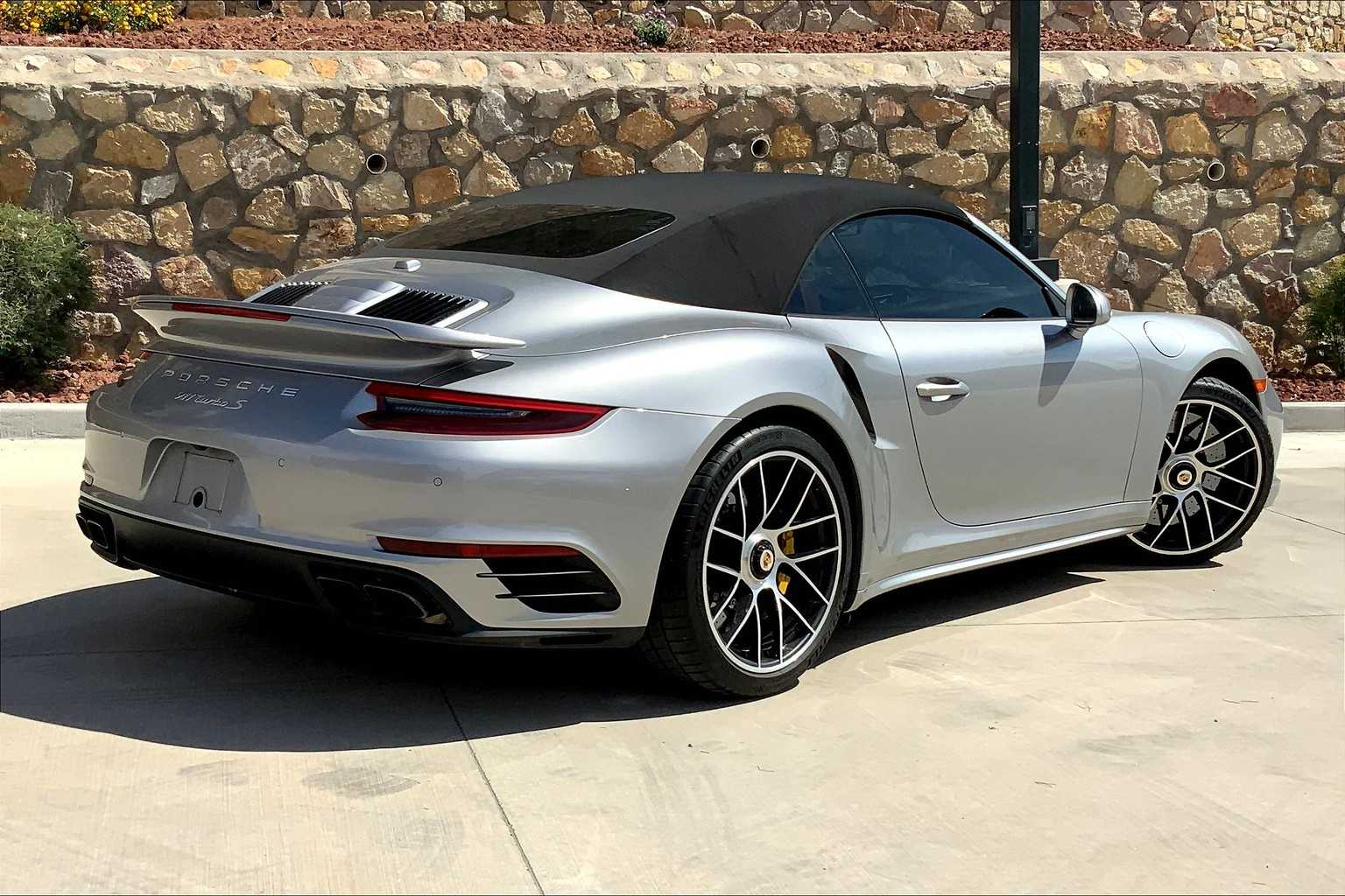 2019 Porsche 911 Turbo S photo 7