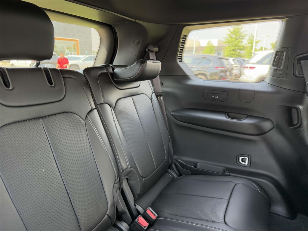 2025 Jeep Grand Cherokee Limited photo 16
