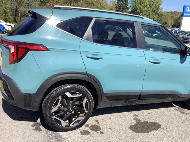 2024 Kia Seltos SX photo 7