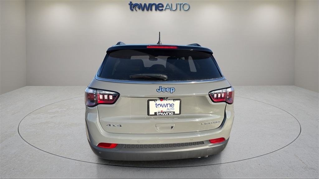 2022 Jeep Compass Limited photo 4