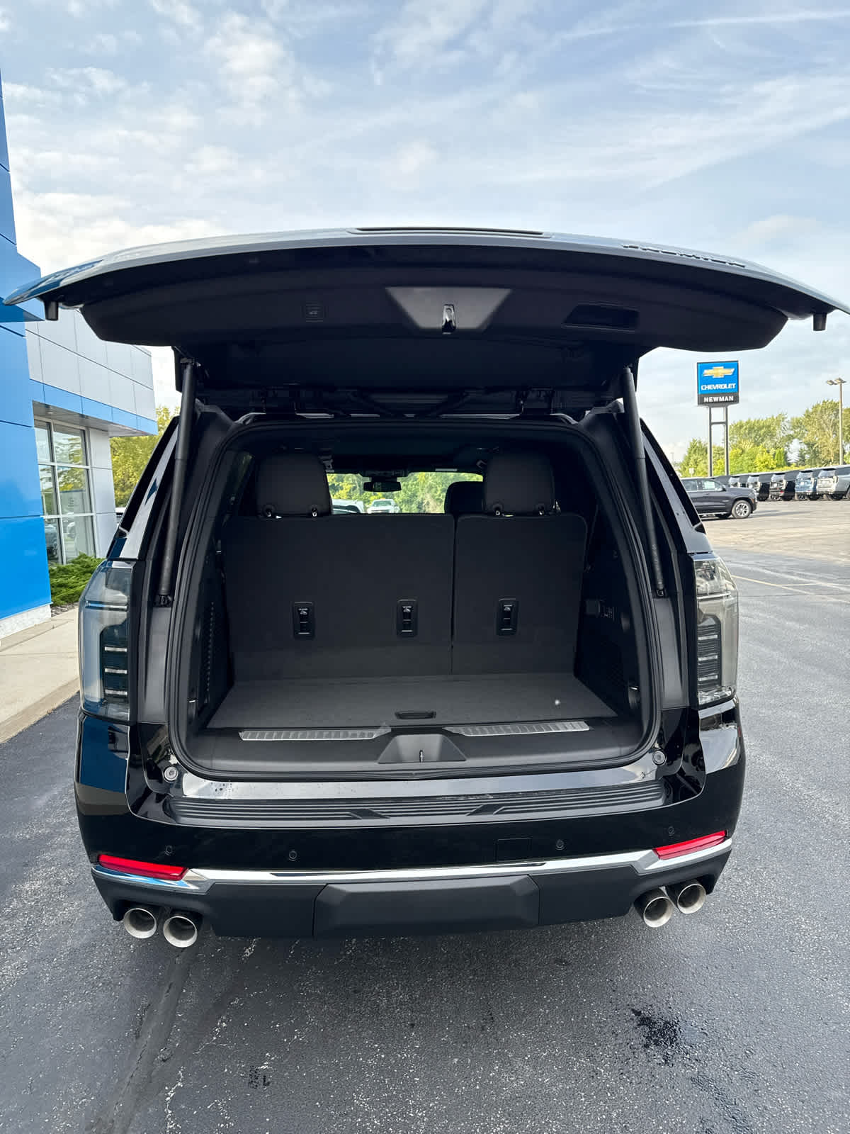 2025 Chevrolet Tahoe Premier photo 11