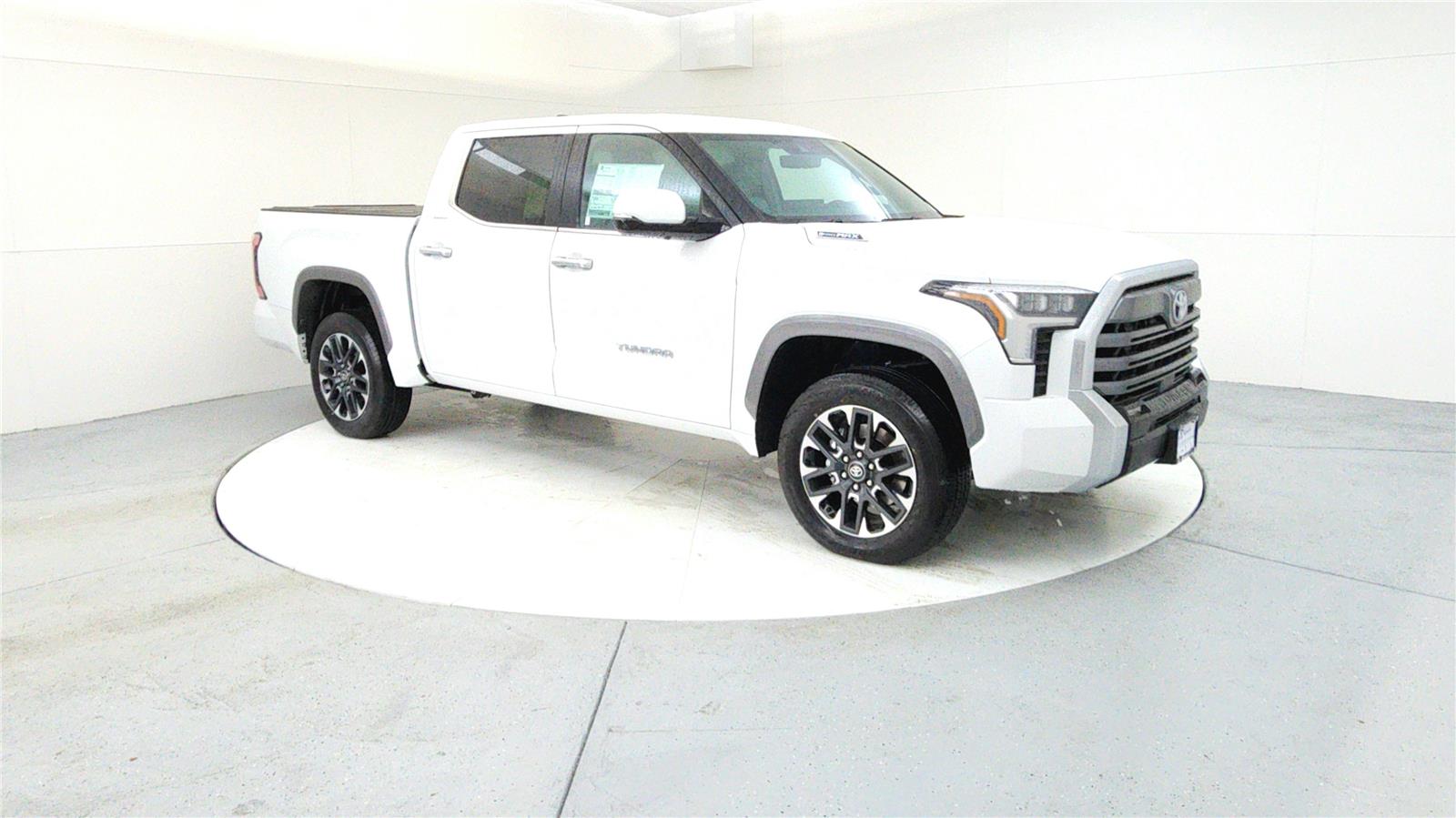 2025 Toyota Tundra Limited CrewMax photo 7