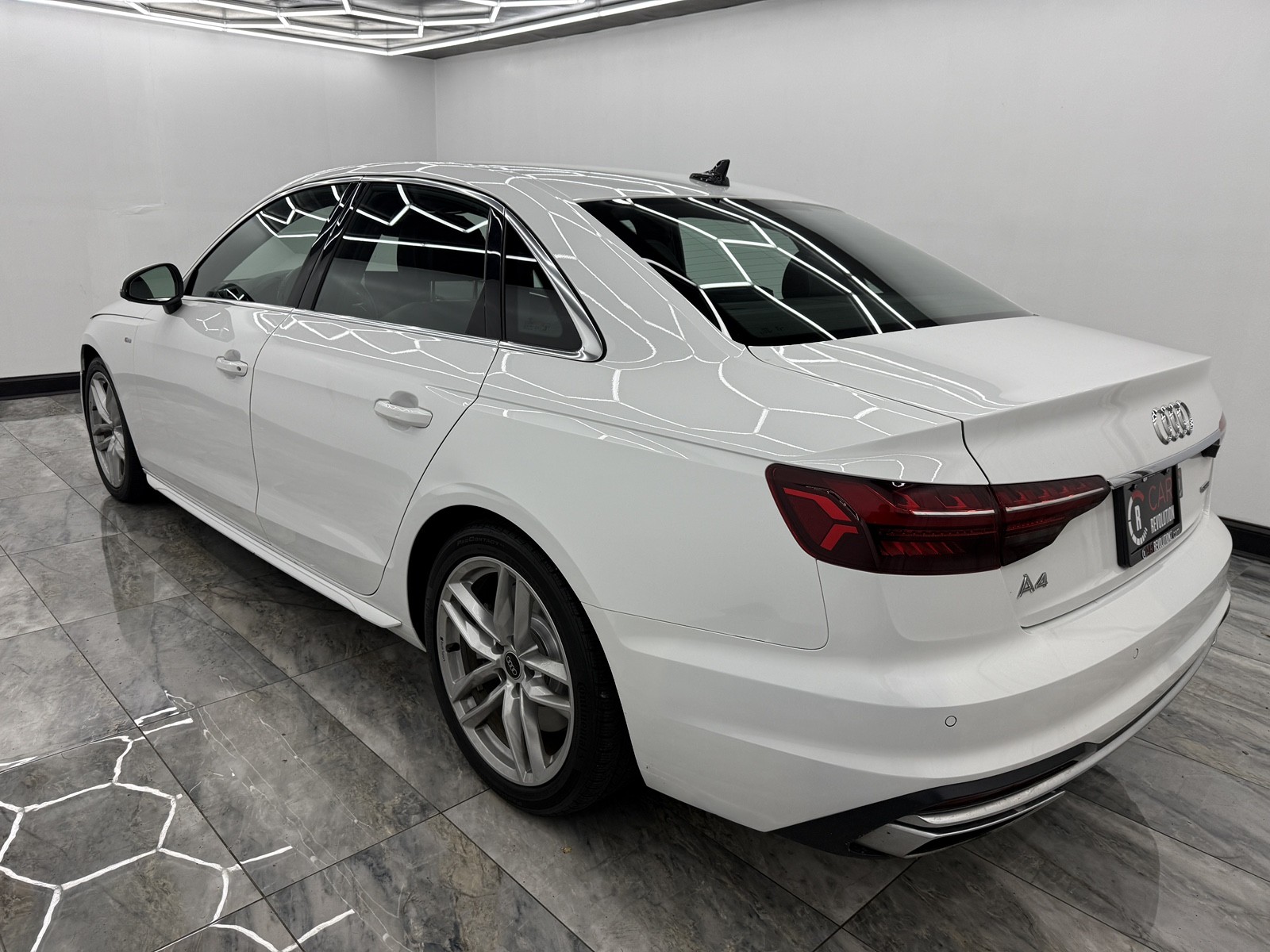2023 Audi A4 S line Quattro Premium Plus photo 4