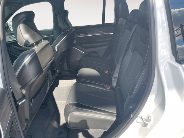 2024 Jeep Grand Cherokee Overland 4xe photo 13