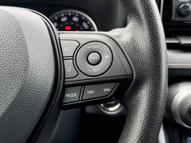 2022 Toyota RAV4 XLE photo 16