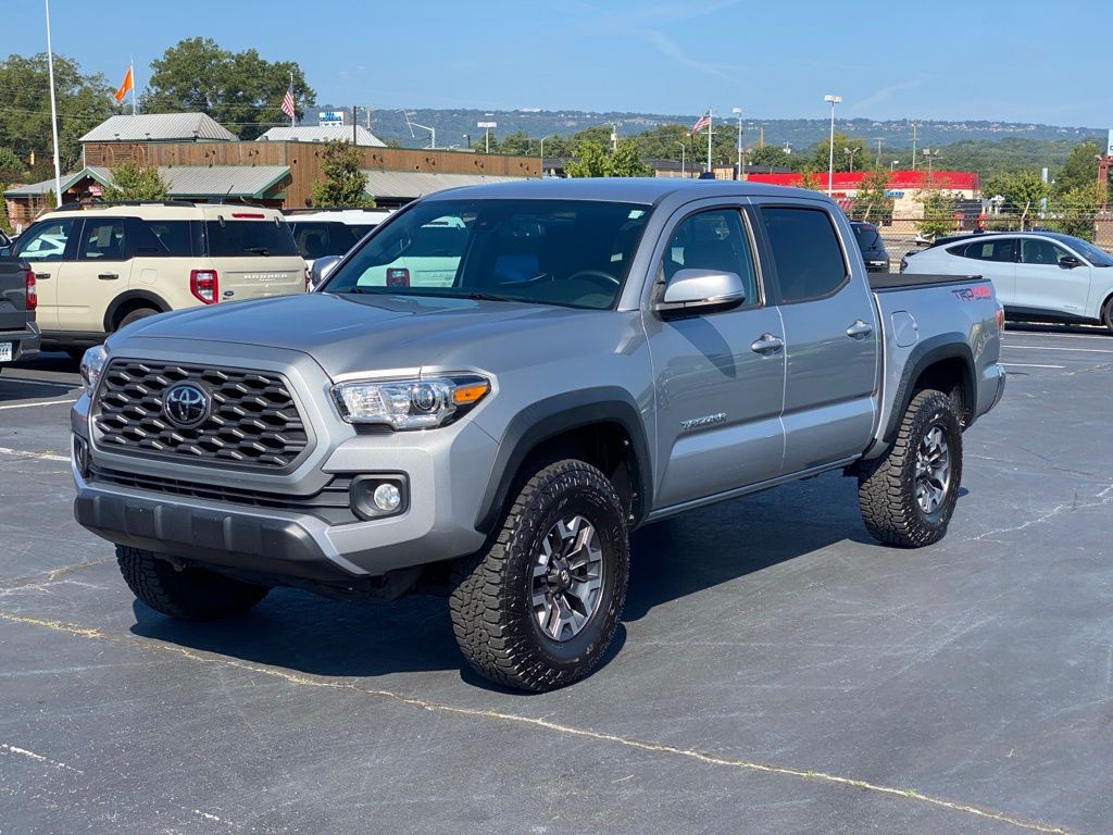 2020 Toyota Tacoma SR5 photo 2