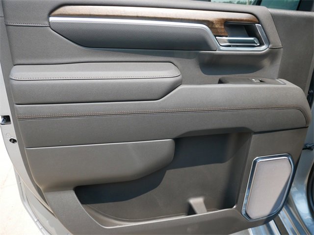 2025 Chevrolet Silverado 3500HD High Country photo 13