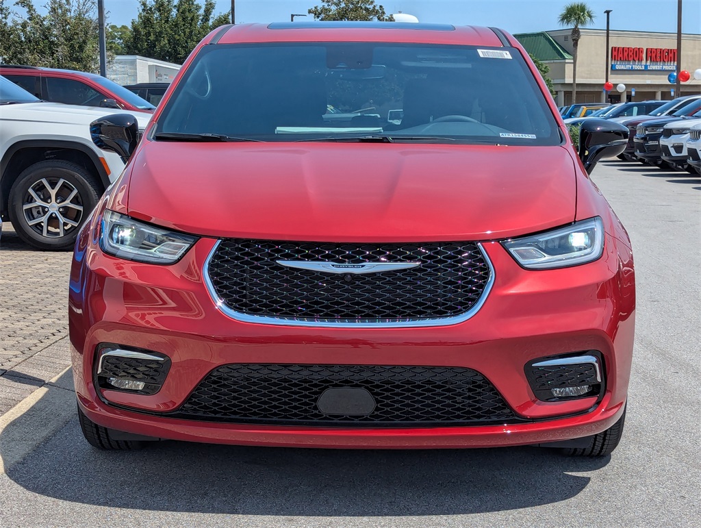 2026 Chrysler Pacifica photo 9