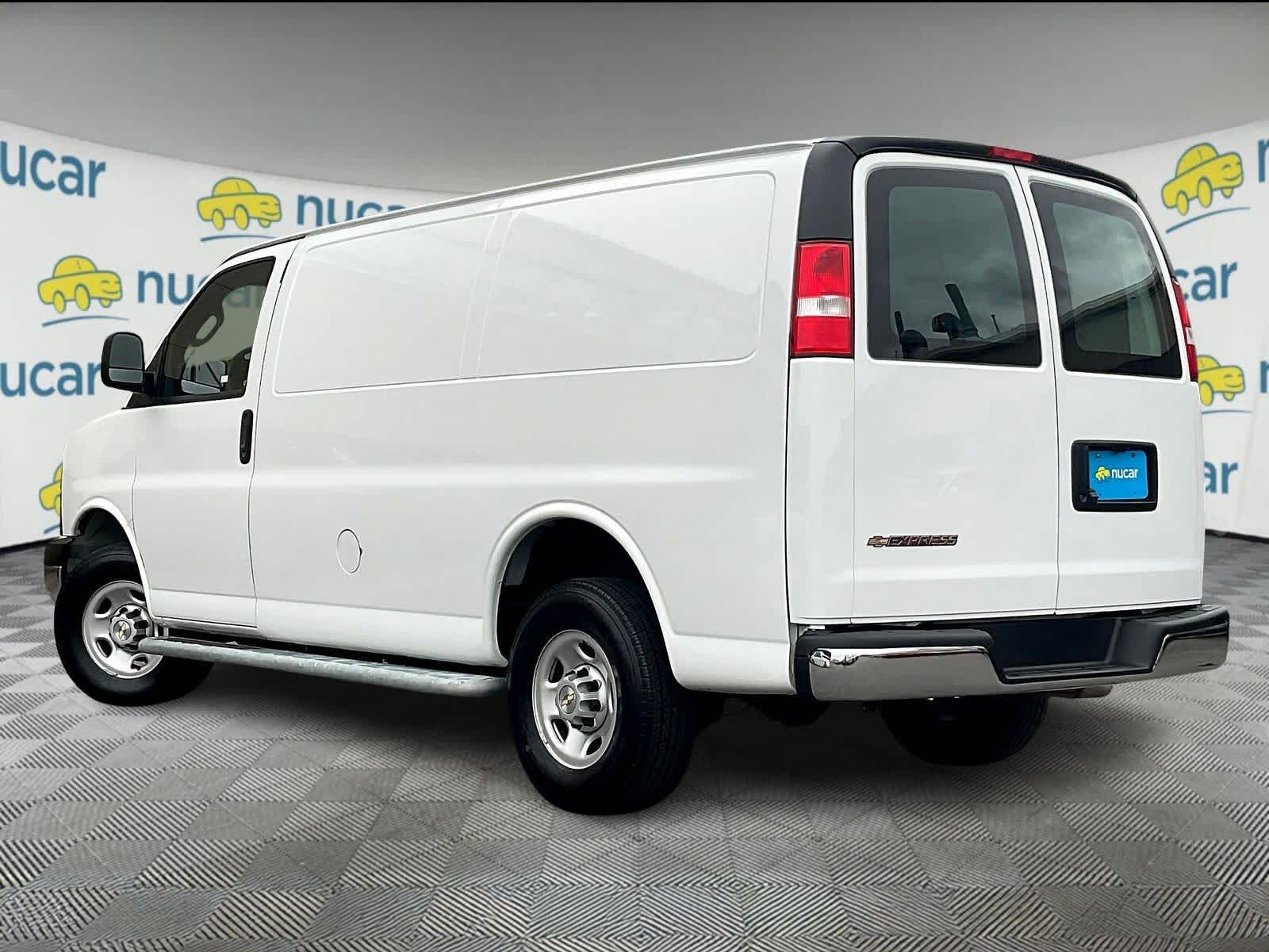 2024 Chevrolet Express 2500 Cargo photo 4