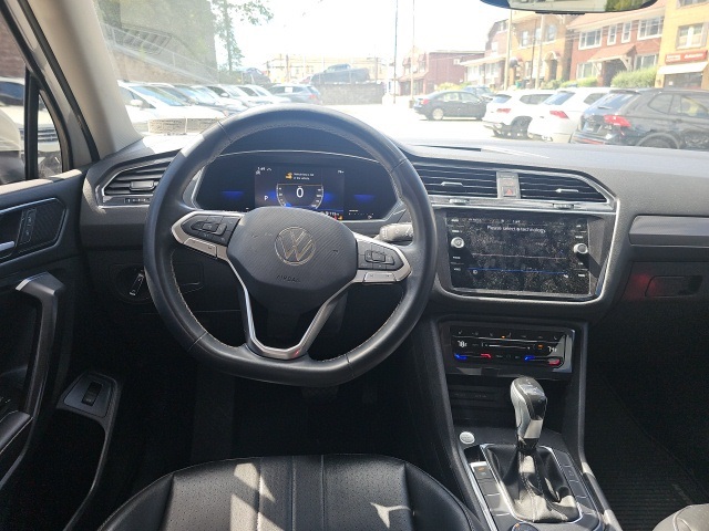 2022 Volkswagen Tiguan SE photo 9