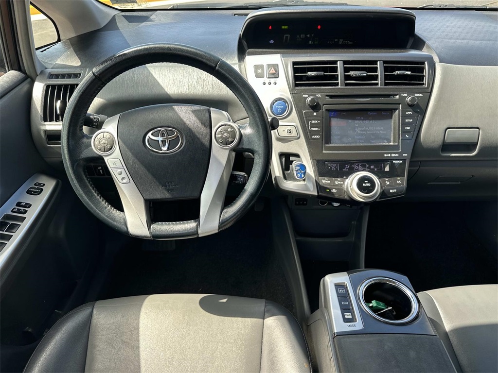2013 Toyota Prius V Five photo 16