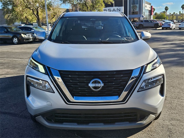 2022 Nissan Rogue SV photo 4