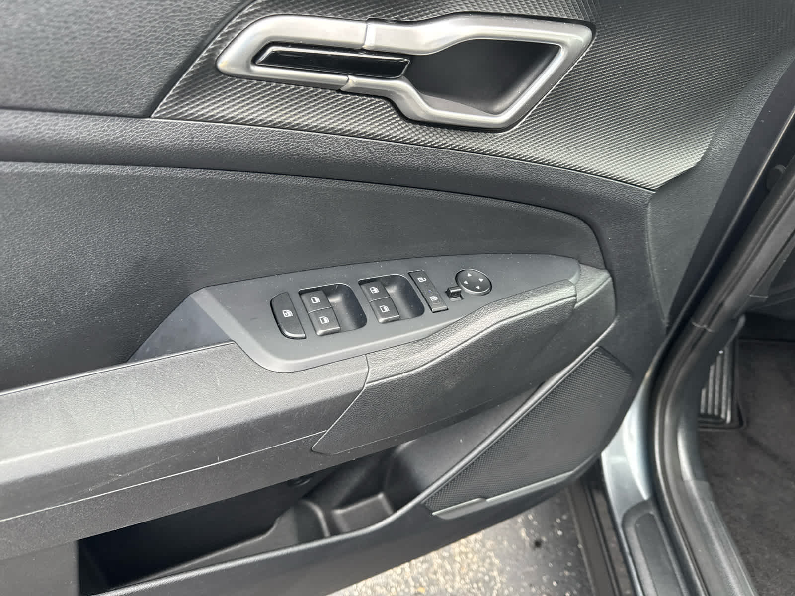 2024 Kia Sportage LX photo 11