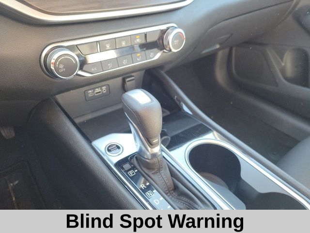 2024 Nissan Altima 2.5 SV photo 3