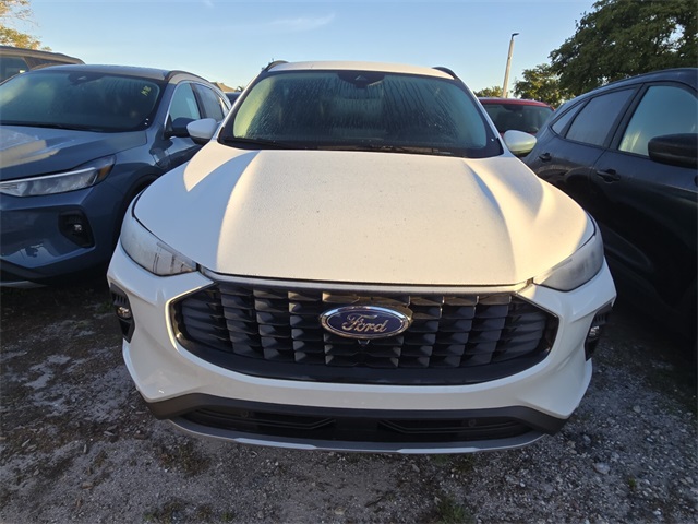 2025 Ford Escape Plug-In Hybrid photo 3
