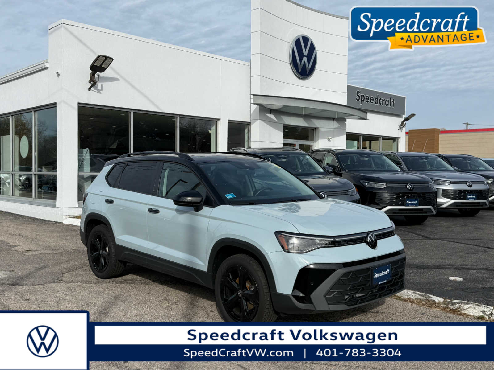 2025 Volkswagen Taos SE Black's photo