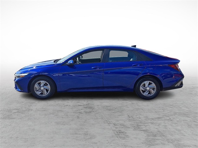 2024 Hyundai Elantra SE photo 6