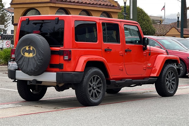 2015 Jeep Wrangler Unlimited Sahara photo 4