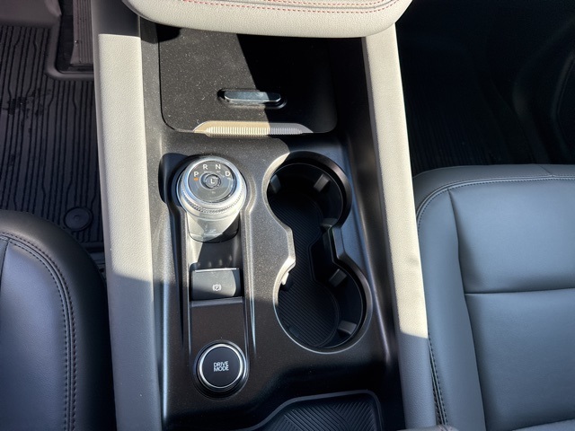 2025 Ford Explorer photo 14
