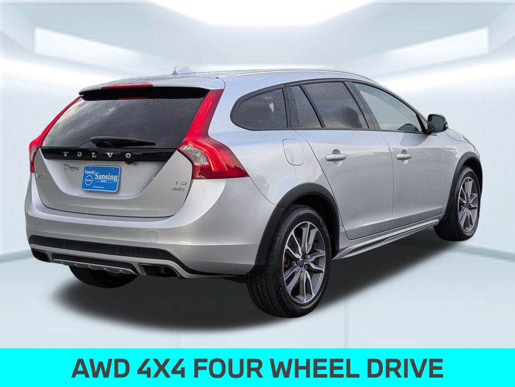 2018 Volvo V60 Cross Country T5 photo 5