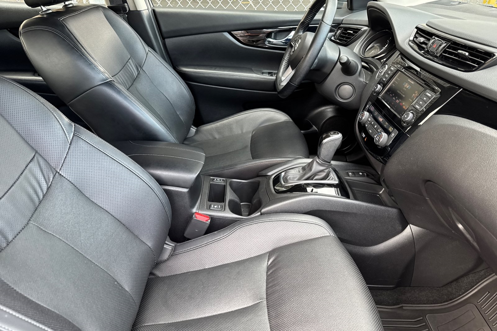 2022 Nissan Rogue Sport SL photo 15