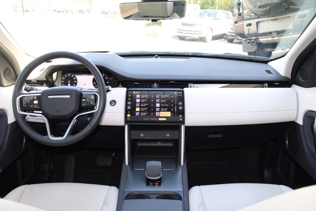 2024 Land Rover Discovery Sport S photo 11