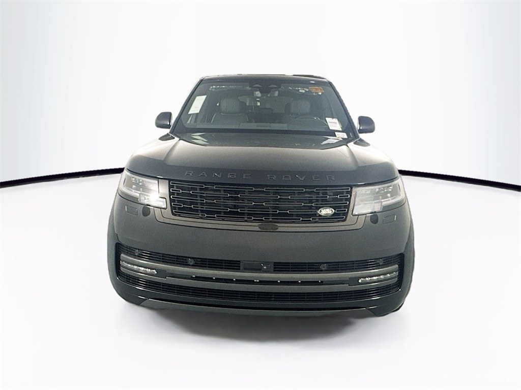 2025 Land Rover Range Rover SE photo 2