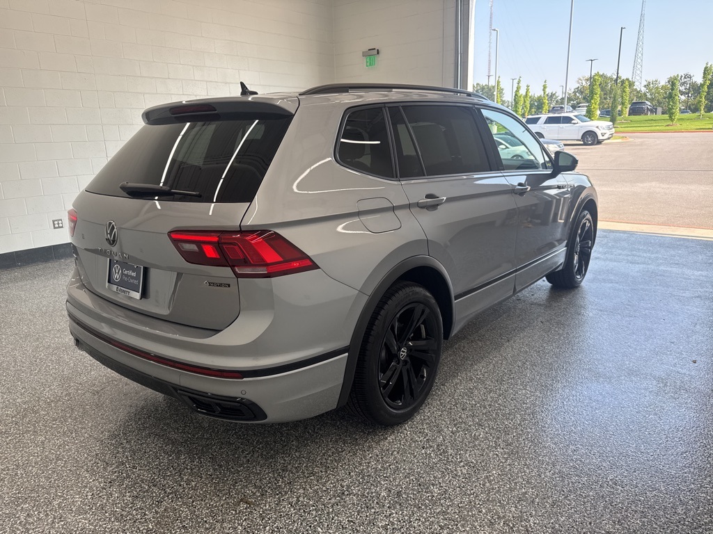 2024 Volkswagen Tiguan SE R-Line Black photo 4