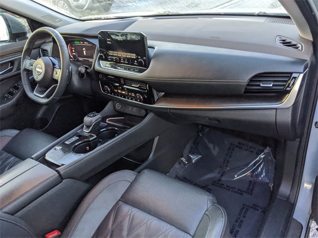 2022 Nissan Rogue Platinum photo 12