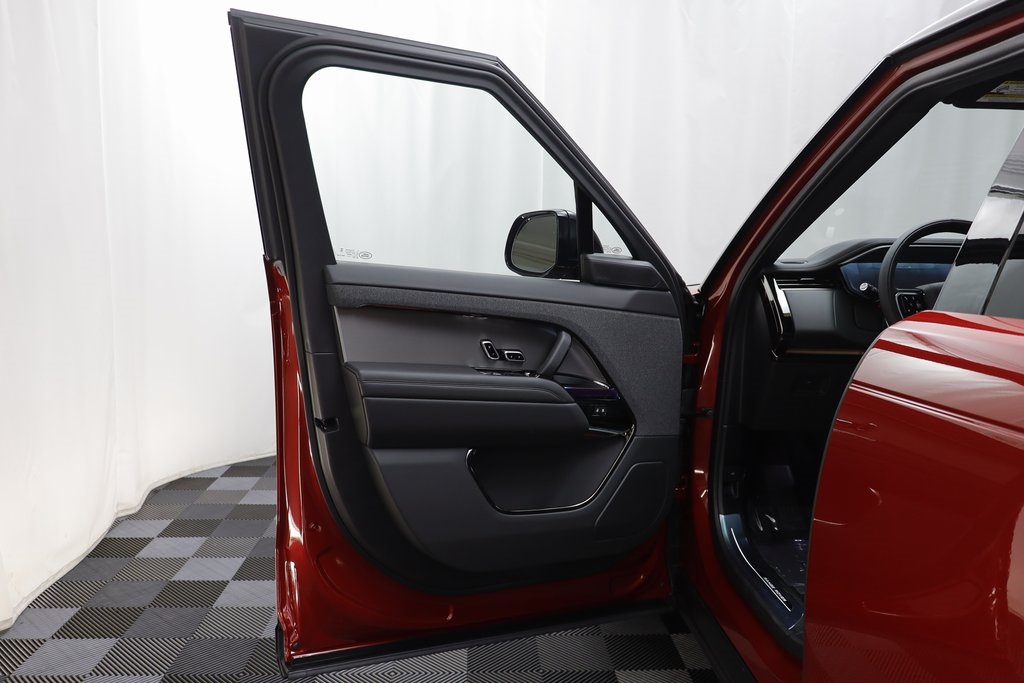 2025 Land Rover Range Rover Sport SE photo 6