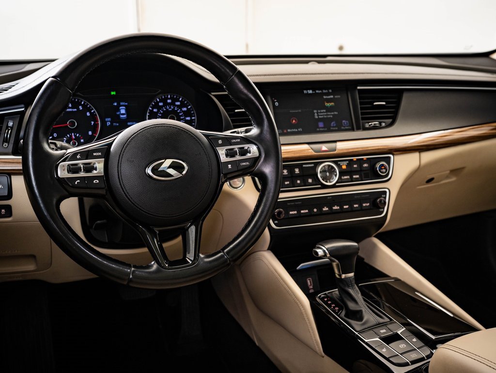 2019 Kia Cadenza Technology photo 3