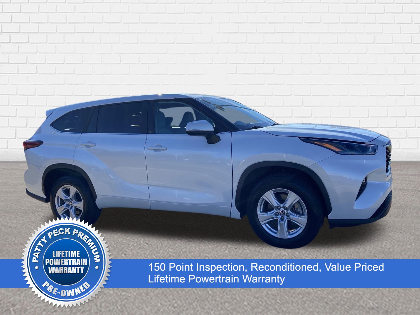 2023 Toyota Highlander LE's photo