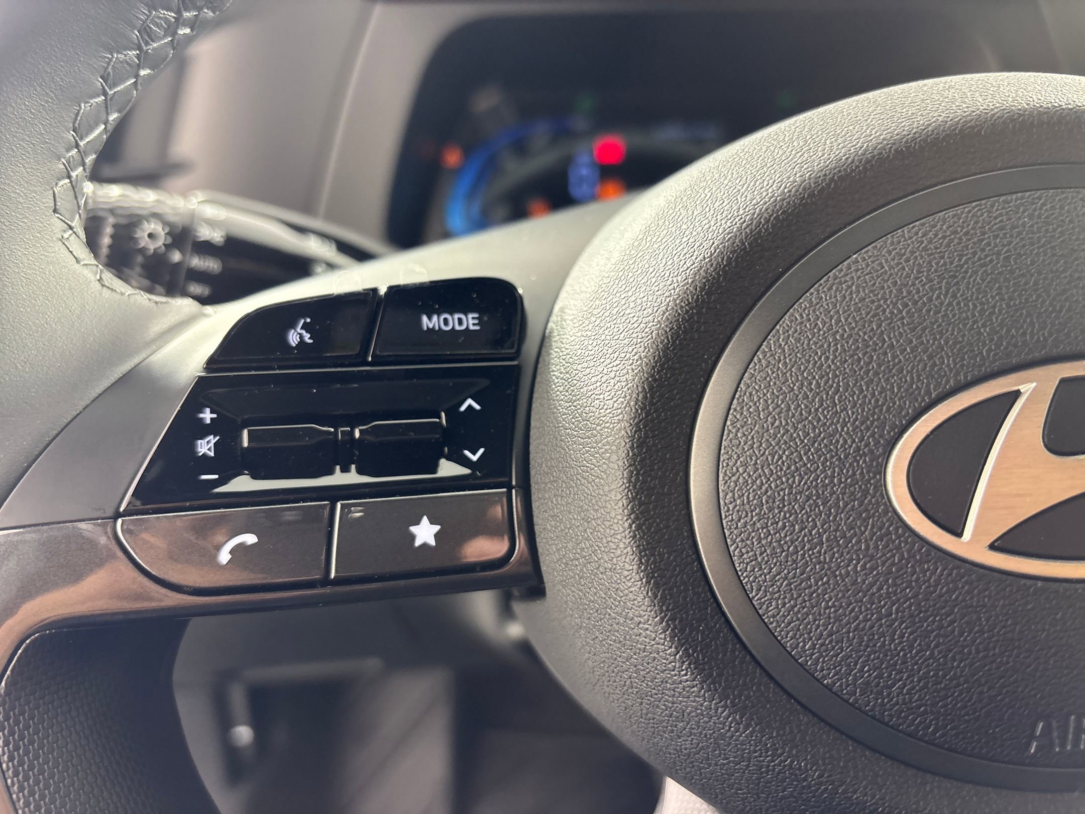 2025 Hyundai Elantra SEL Sport photo 15