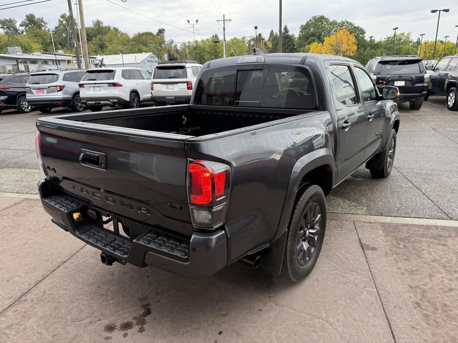 2022 Toyota Tacoma Limited photo 3