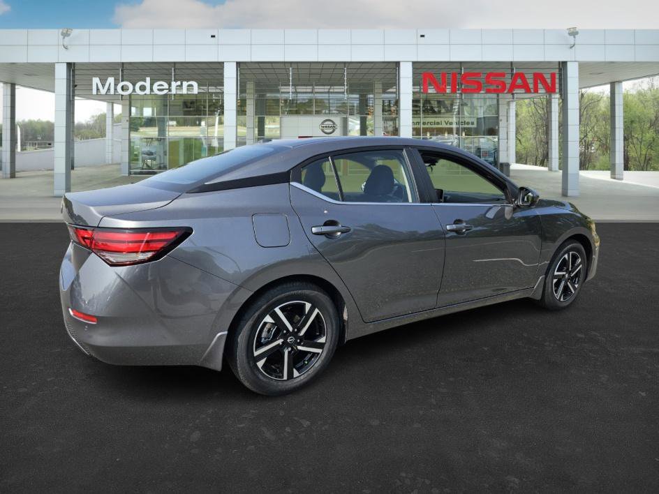 2025 Nissan Sentra SV photo 4