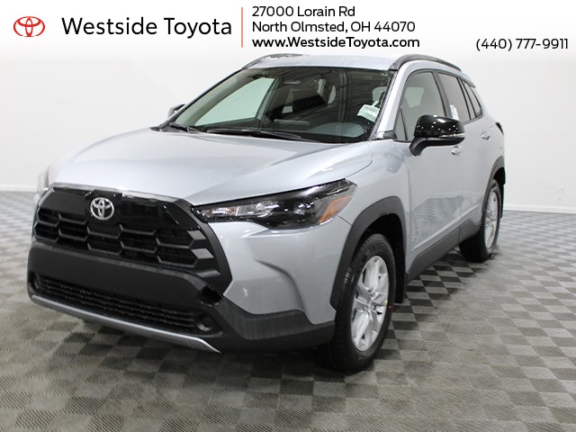 2026 Toyota Corolla Cross LE's photo